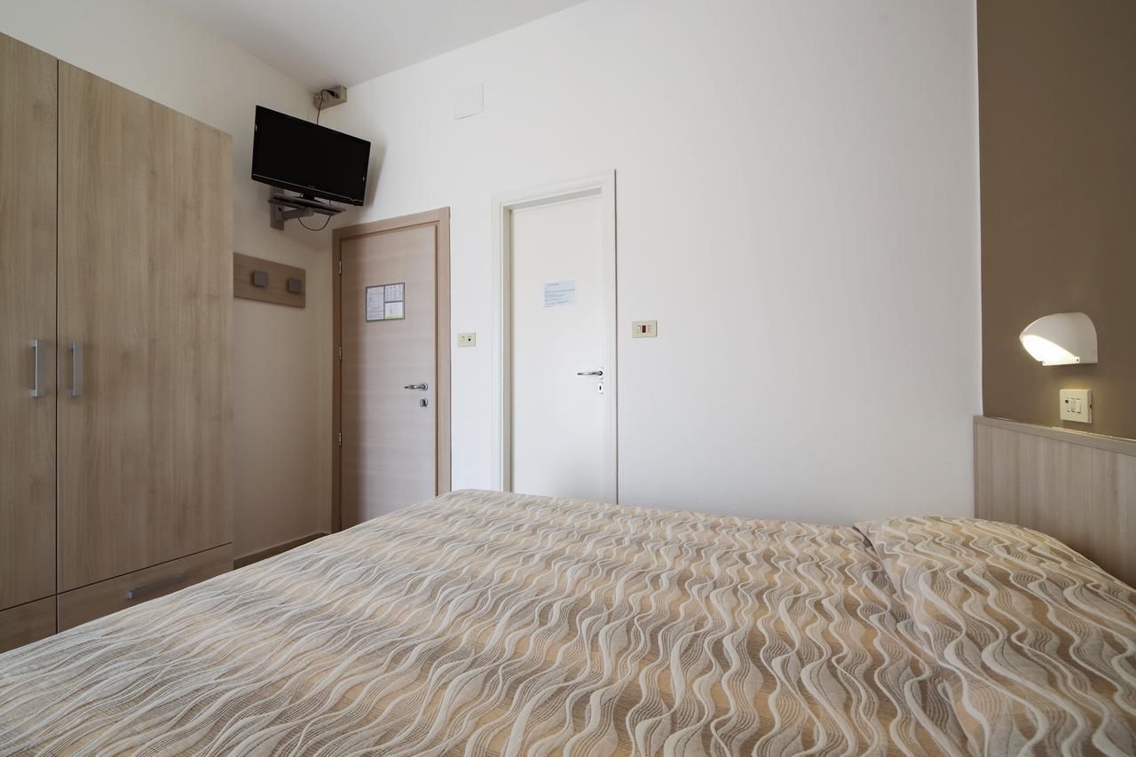 Hotel Susanna リミニ 部屋 写真